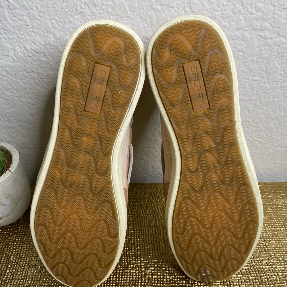 Sperry - Picture 4 of 5